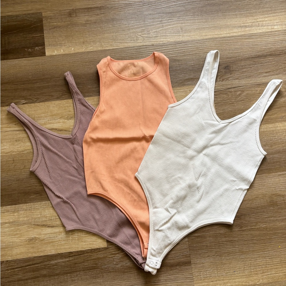 Ribbed Scoop Neck Bodysuit - Peach, Mauve & Cream